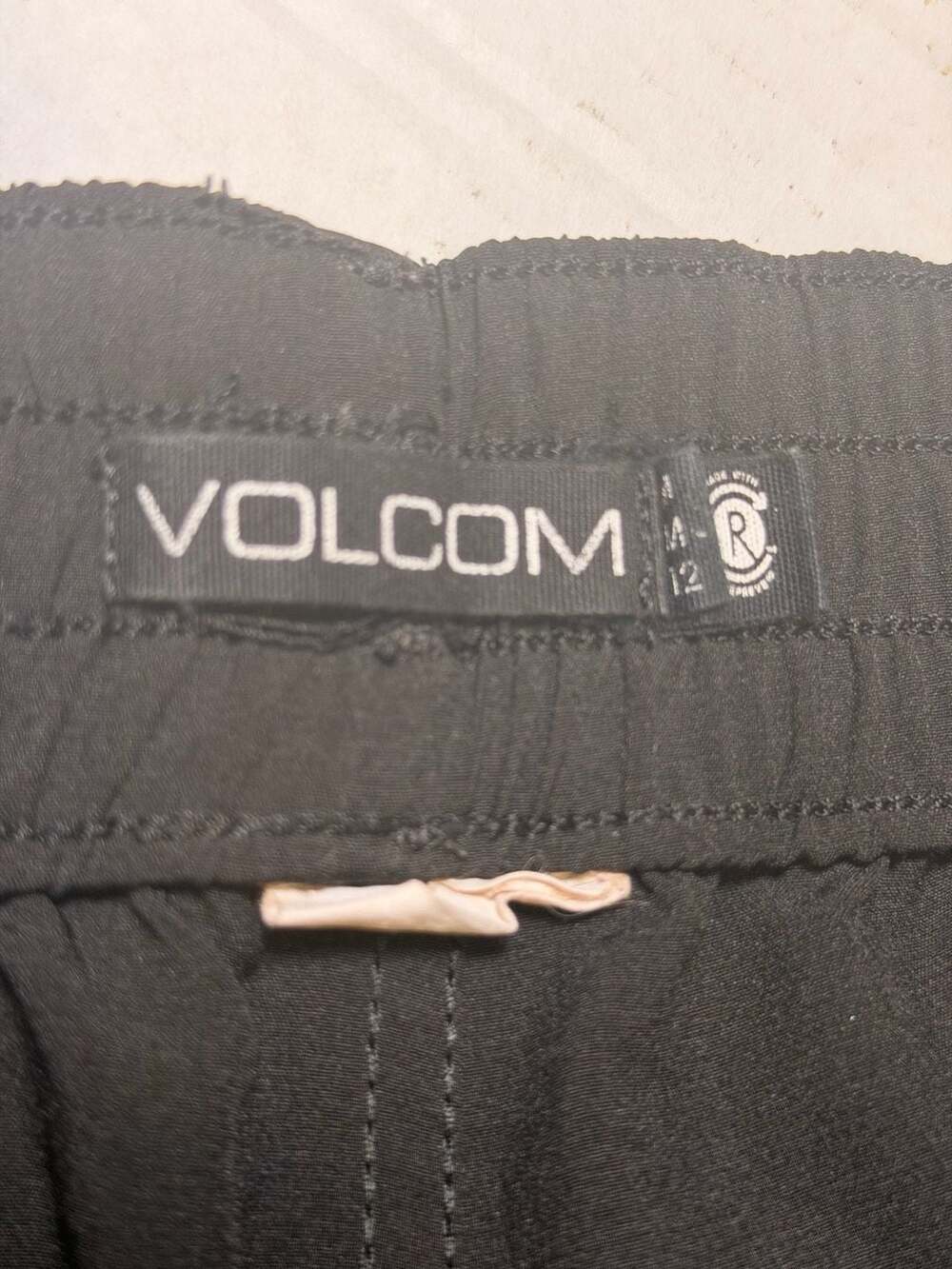 Volcom - Picture 2 of 5